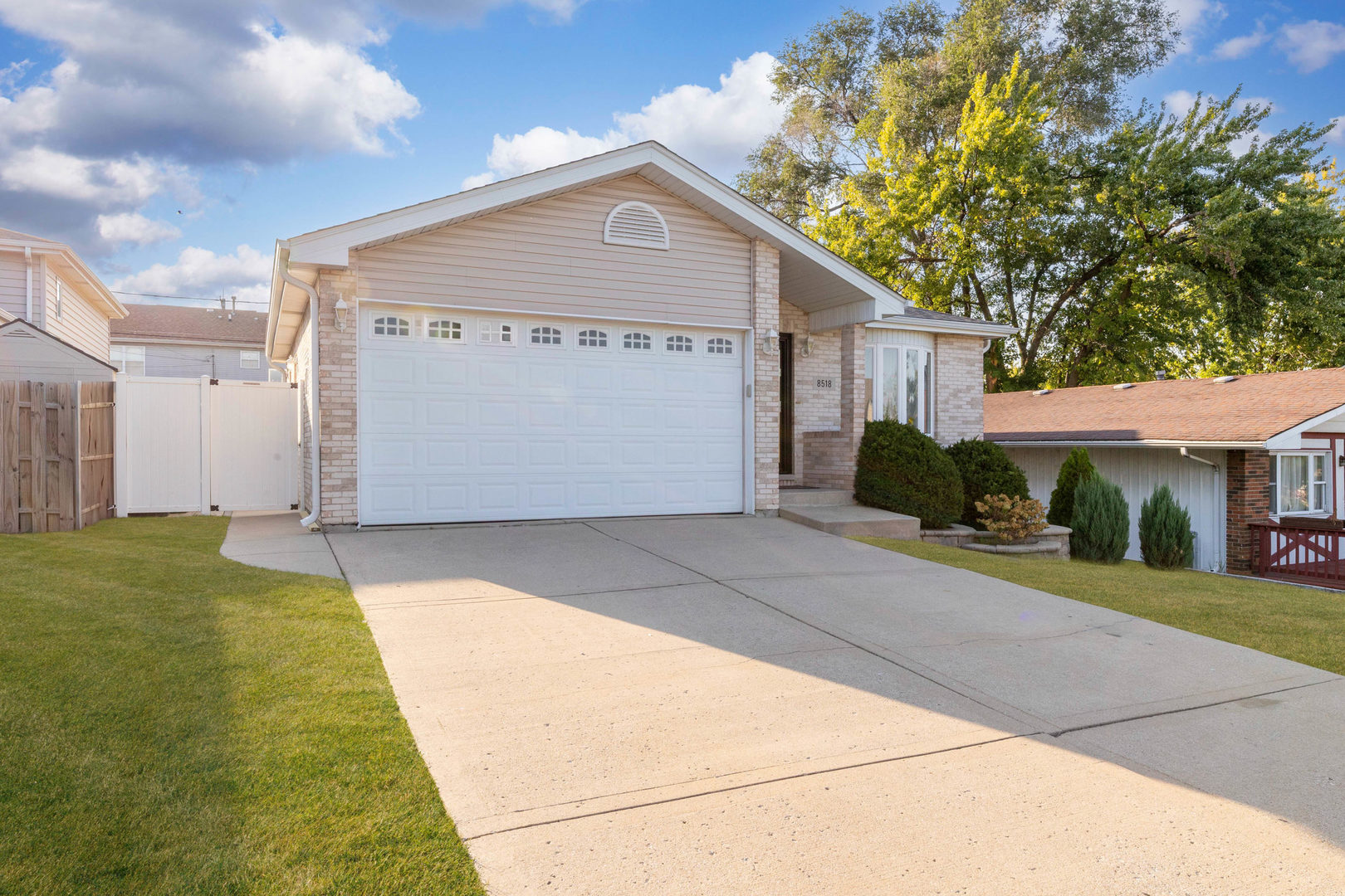 8518 S 79th Court, Justice, IL 60458