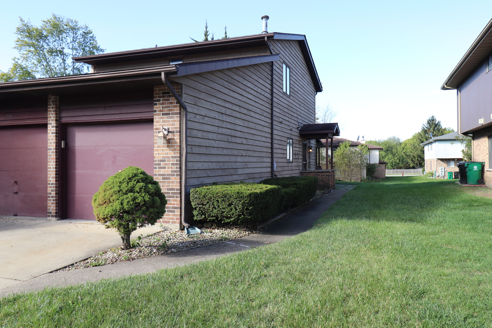 316 Morningside Drive #B, Bloomingdale, IL 60108
