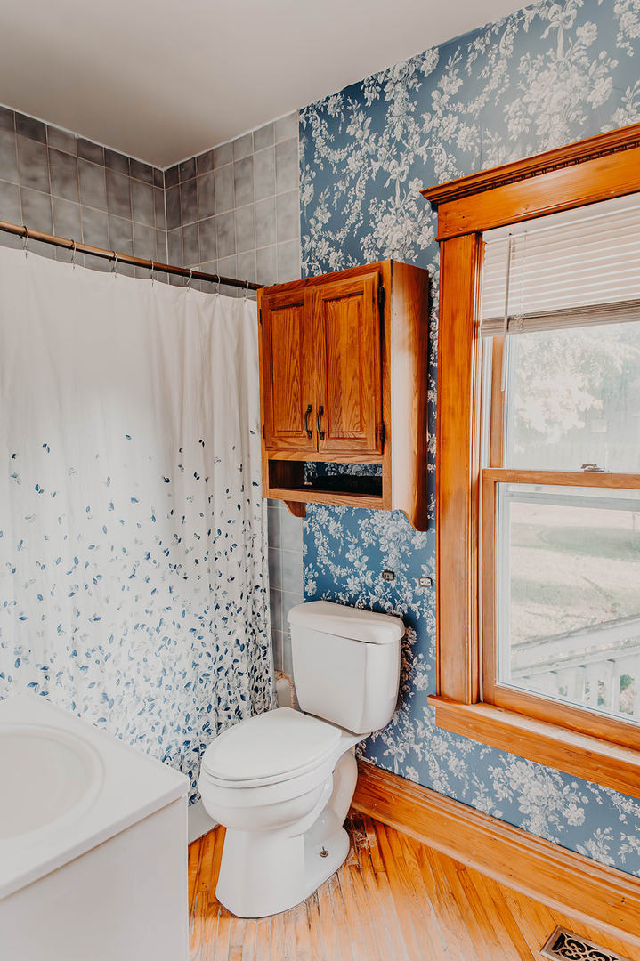 345 e market Street, Somonauk, IL 60552