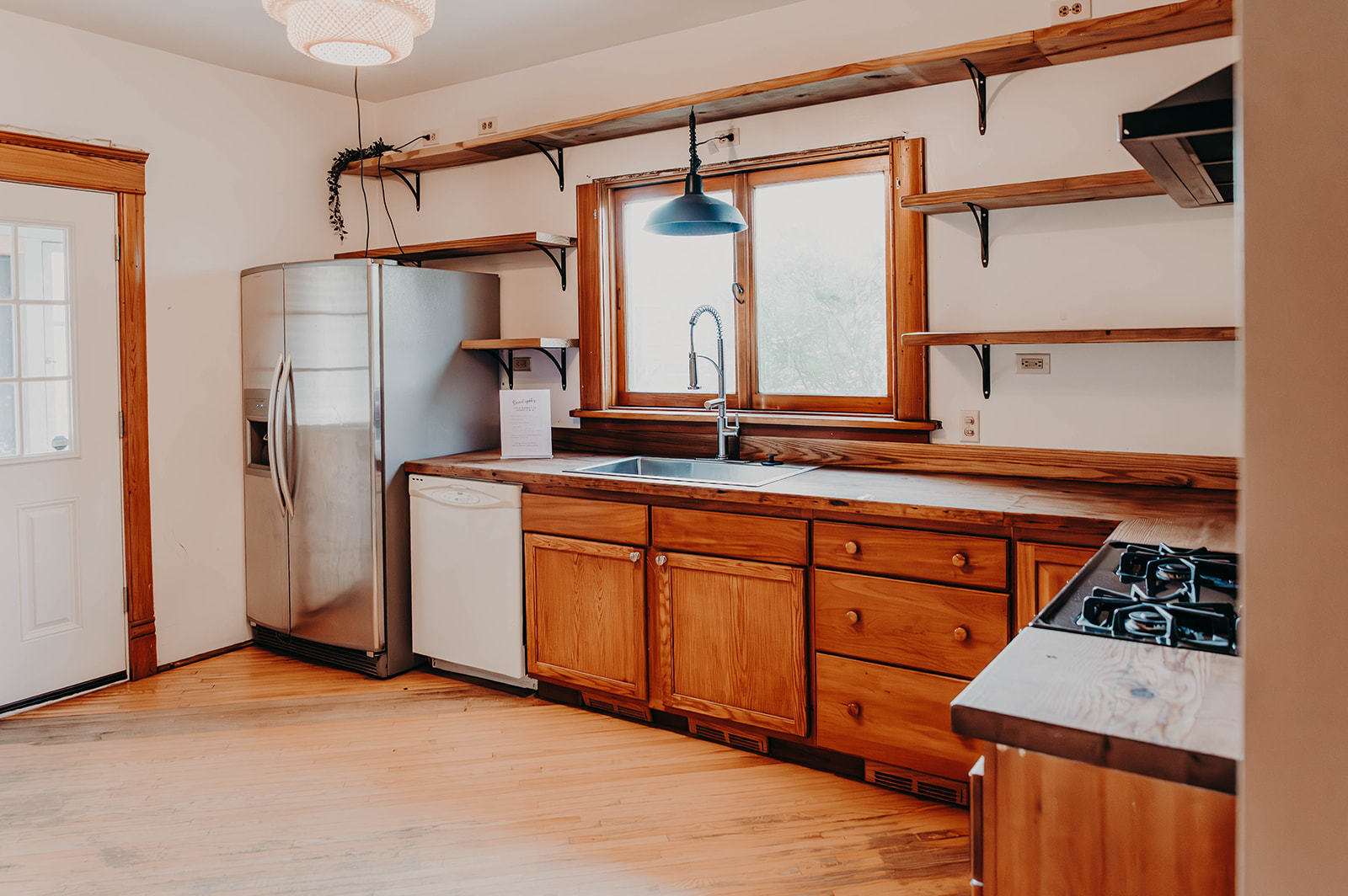 345 e market Street, Somonauk, IL 60552