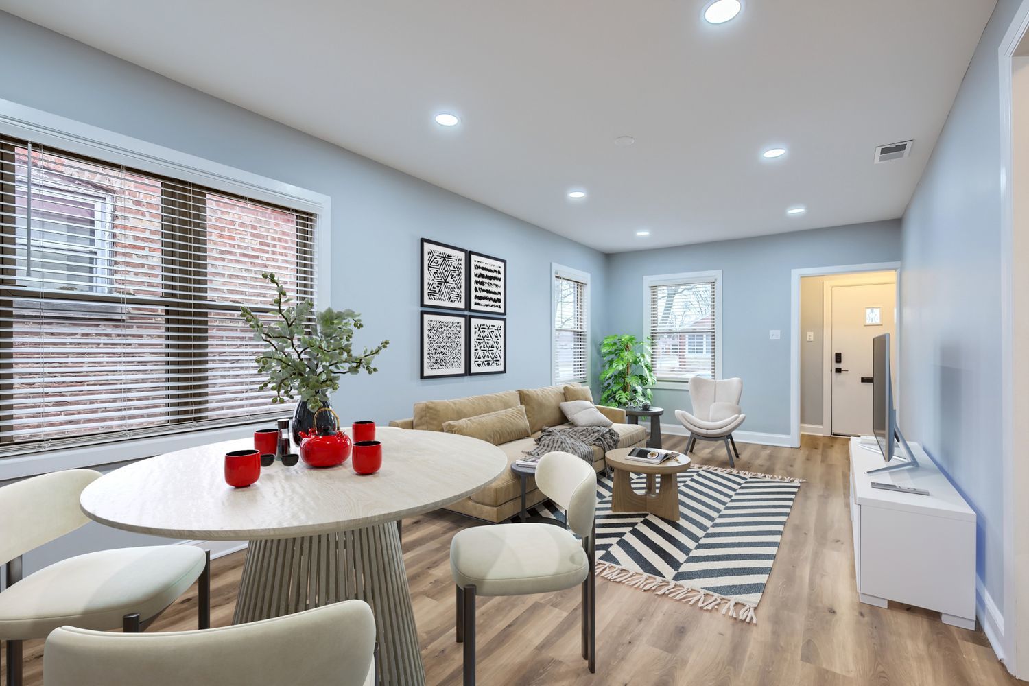 8757 S Paxton Avenue, Chicago, IL 60617