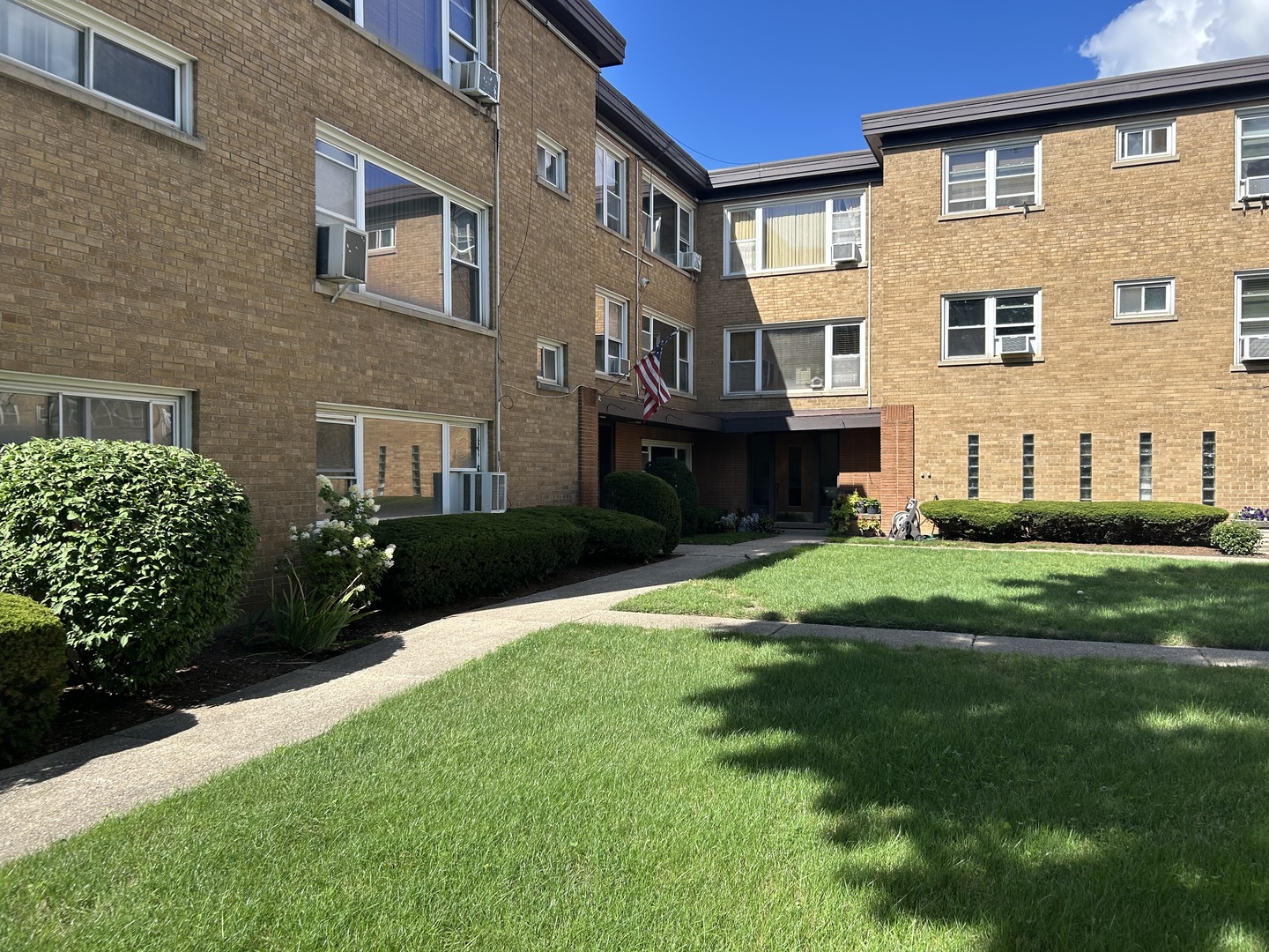 6823 N Northwest Highway #125, Chicago, IL 60631