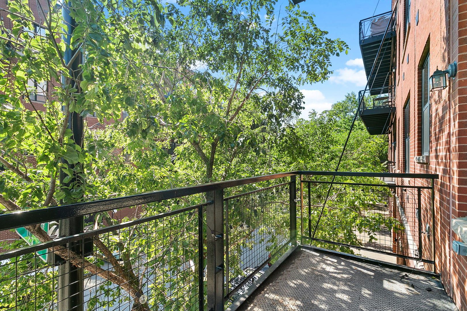 2 S Leavitt Street #201, Chicago, IL 60612