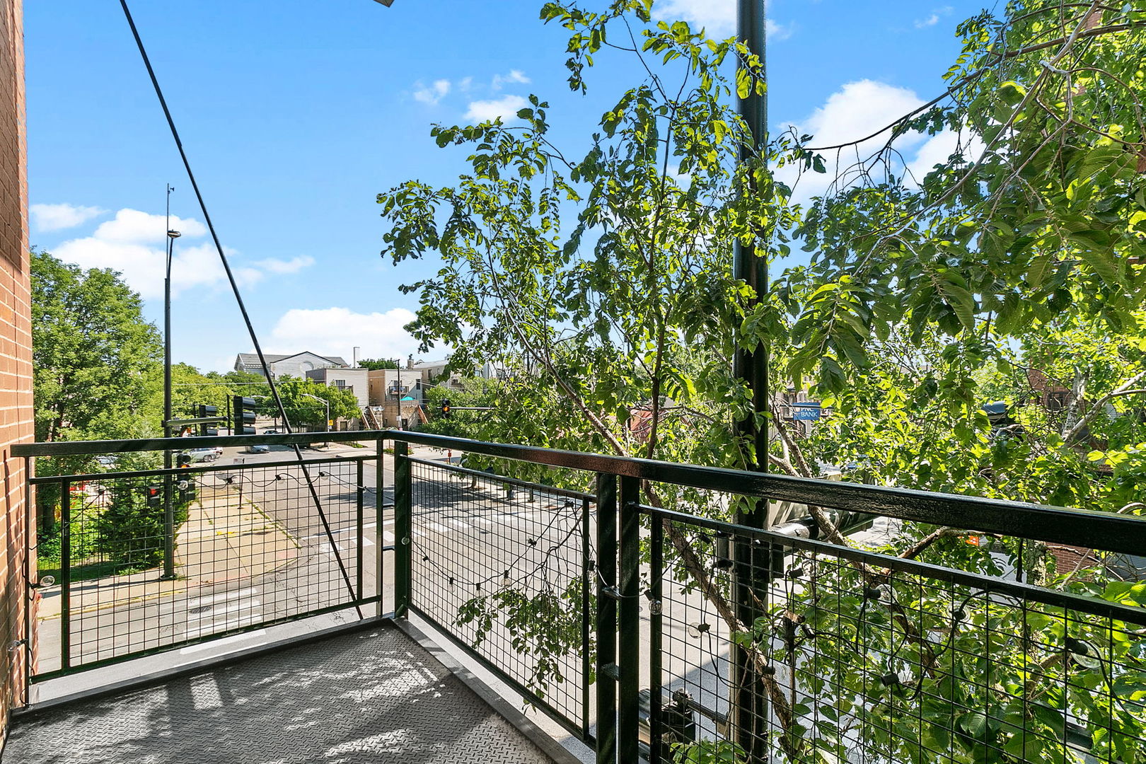 2 S Leavitt Street #201, Chicago, IL 60612