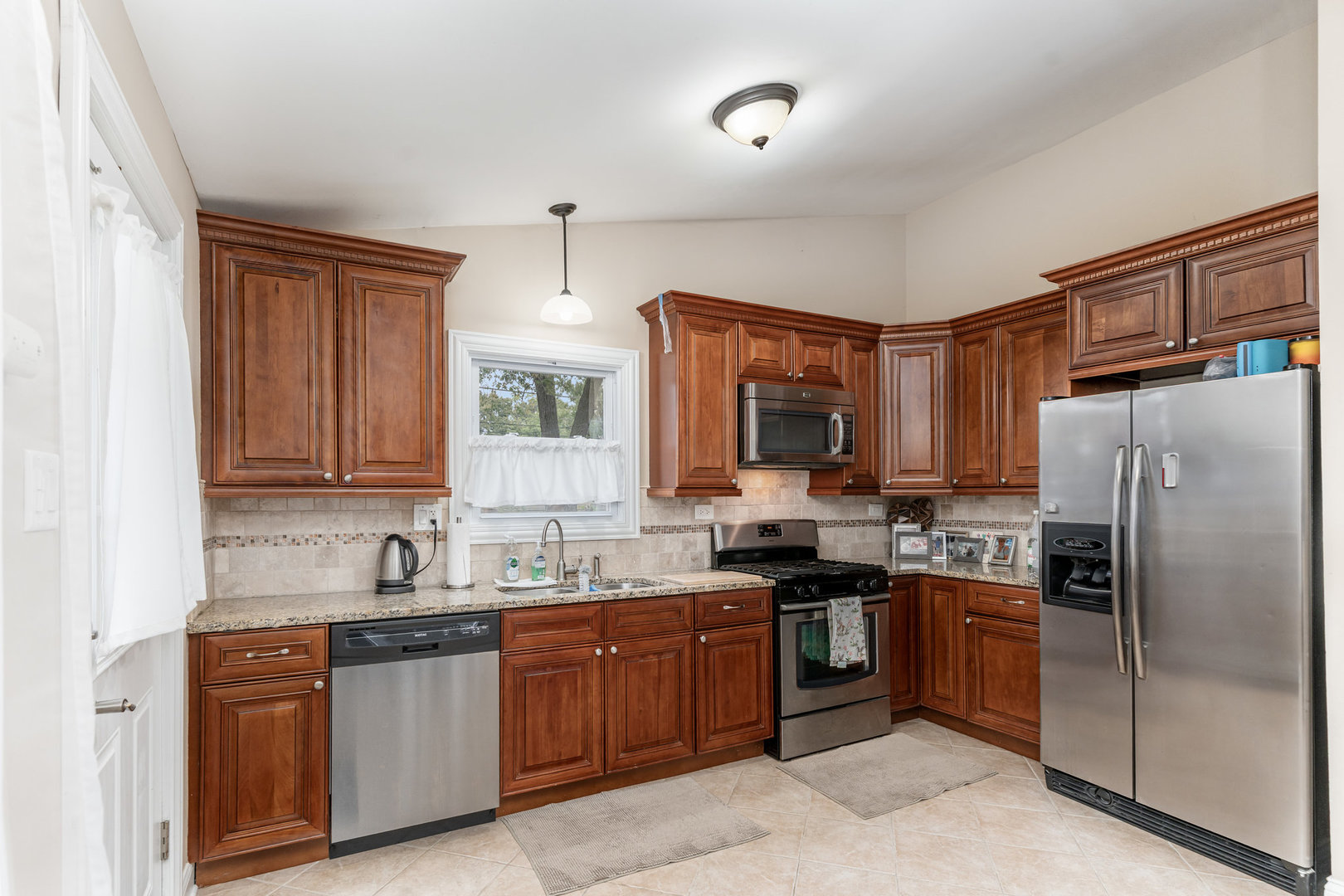 1840 Nimitz Drive, Des Plaines, IL 60018