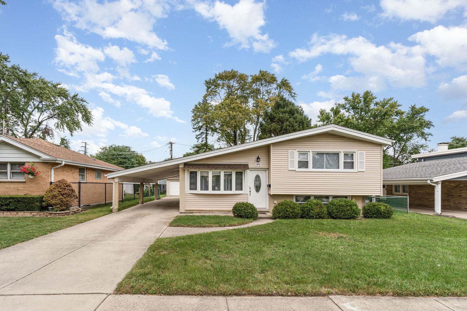 1840 Nimitz Drive, Des Plaines, IL 60018