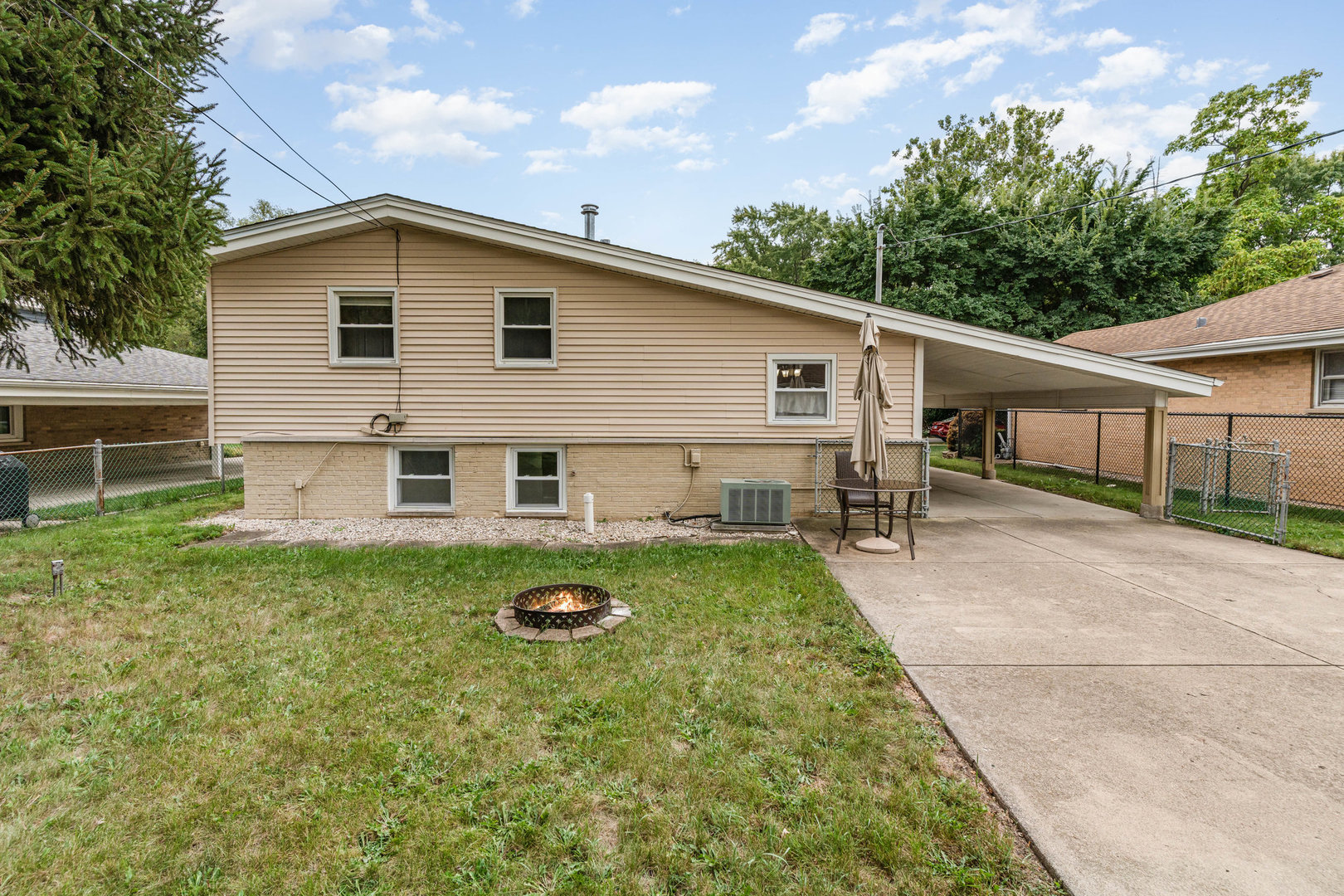 1840 Nimitz Drive, Des Plaines, IL 60018