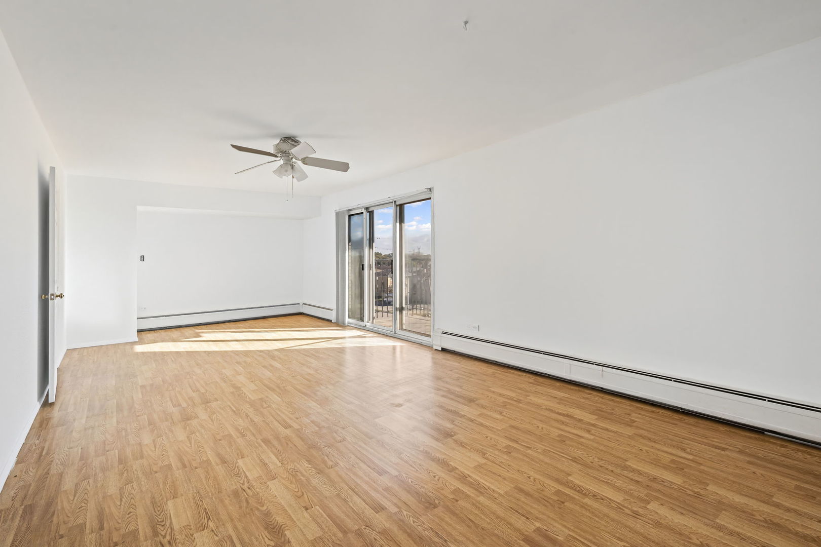 9001 Golf Road #5B, Des Plaines, IL 60016