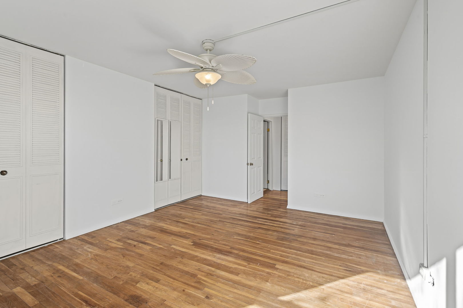 9001 Golf Road #5B, Des Plaines, IL 60016
