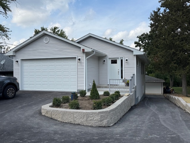 26324 W Prospect Avenue, Antioch, IL 60002