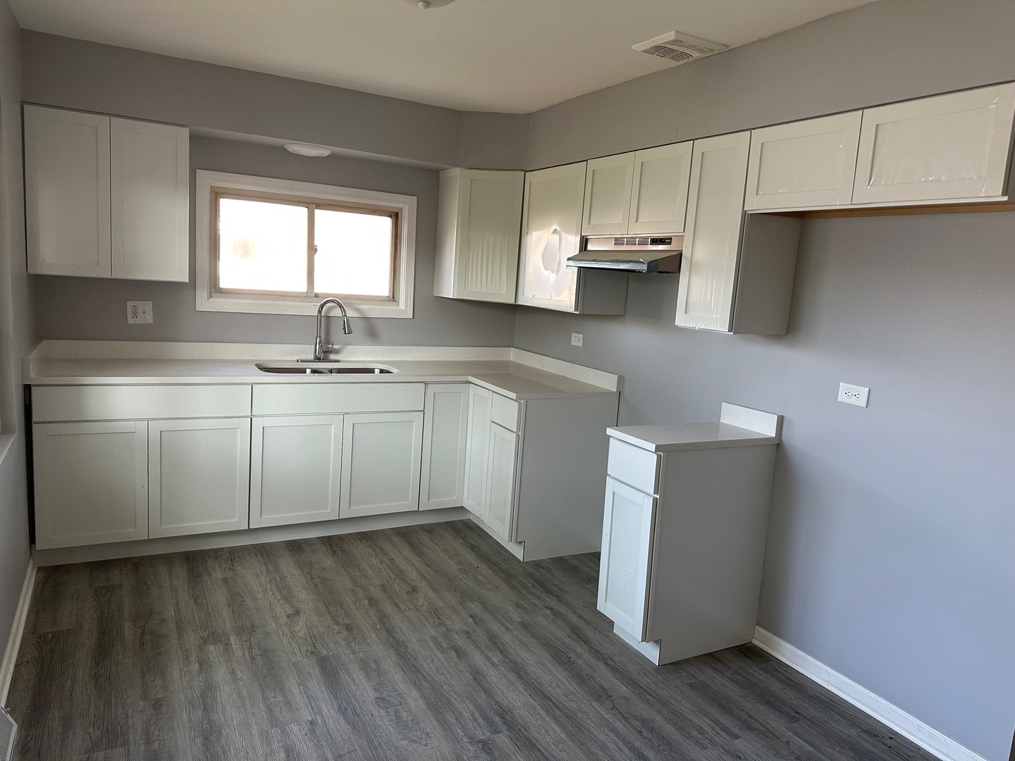 2956 Sherwood Avenue, Markham, IL 60428