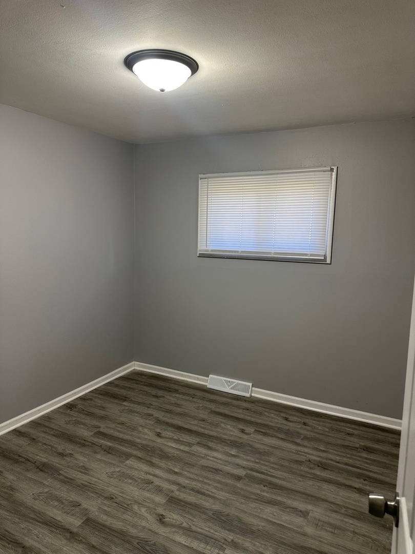 2956 Sherwood Avenue, Markham, IL 60428