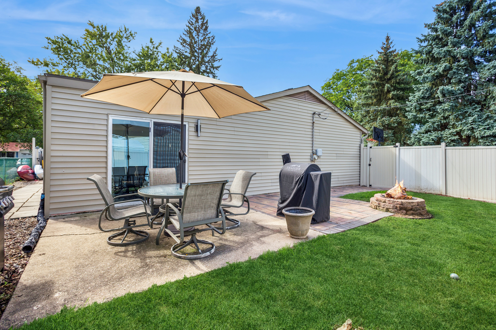 168 Bedford Road, Bolingbrook, IL 60440