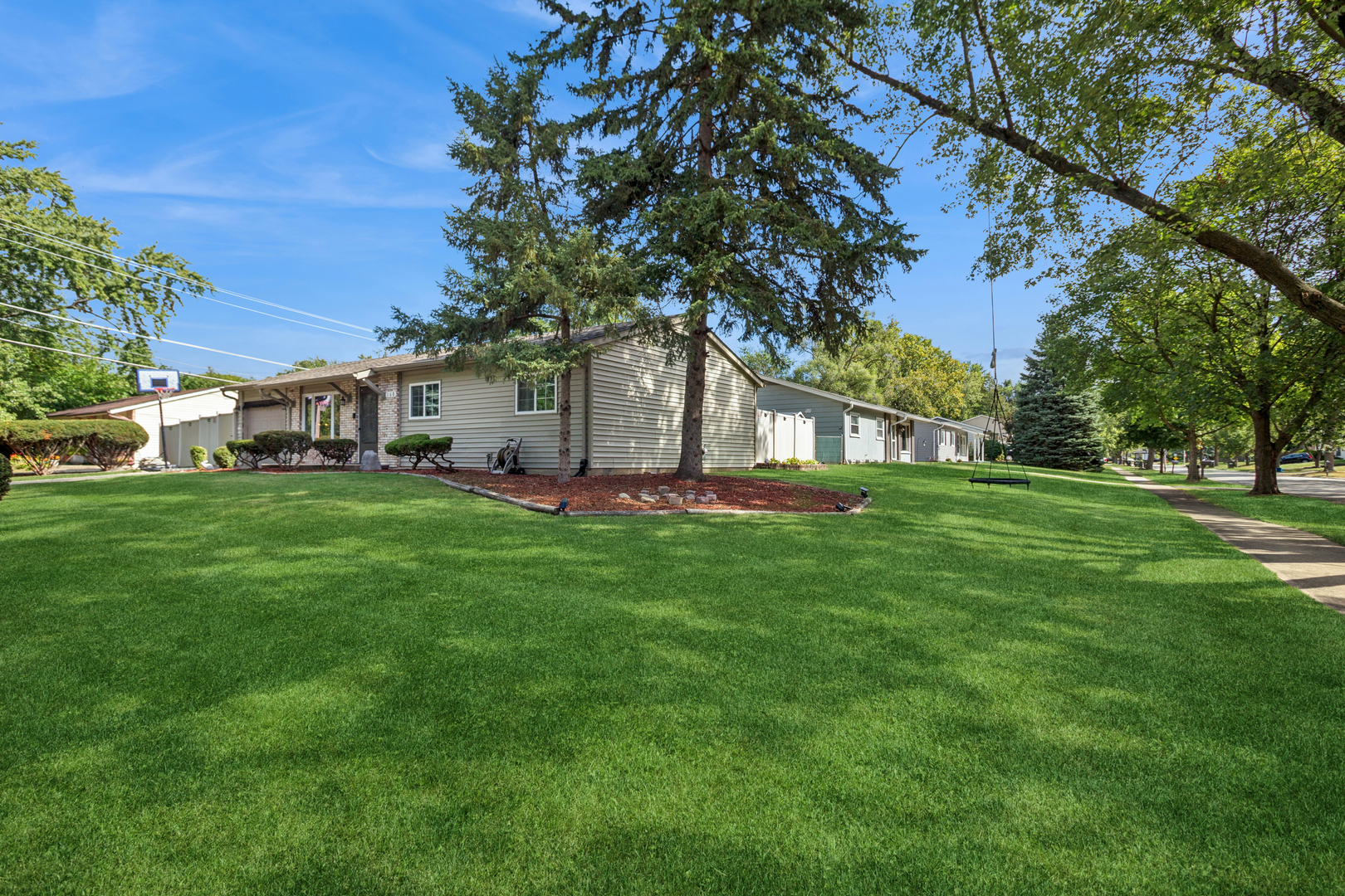 168 Bedford Road, Bolingbrook, IL 60440