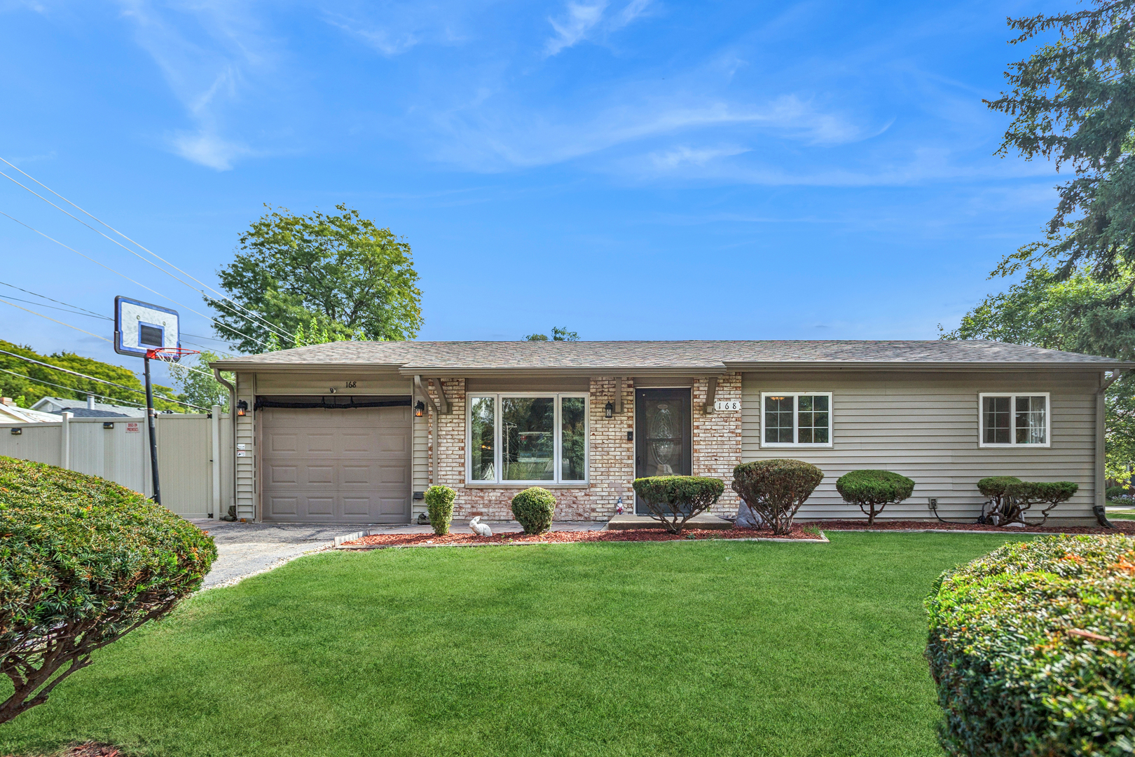 168 Bedford Road, Bolingbrook, IL 60440