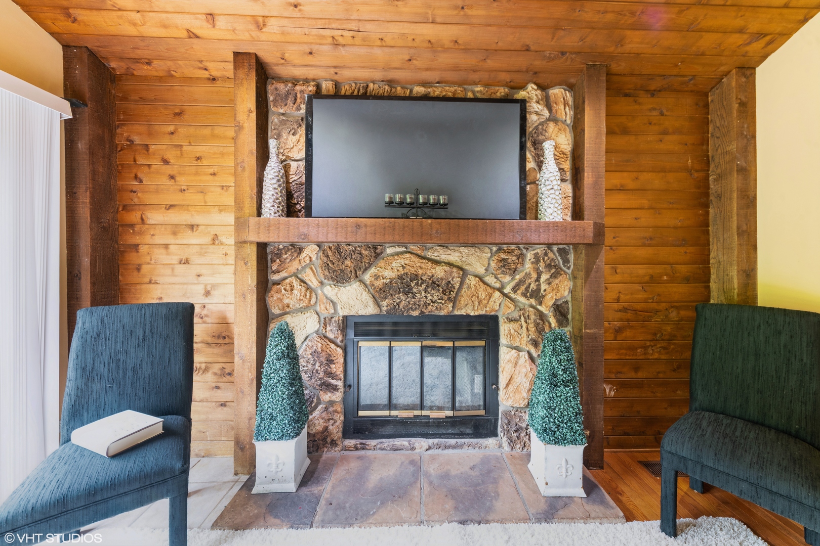 37756-88 N Cedar Lake Road, Lake Villa, IL 60046