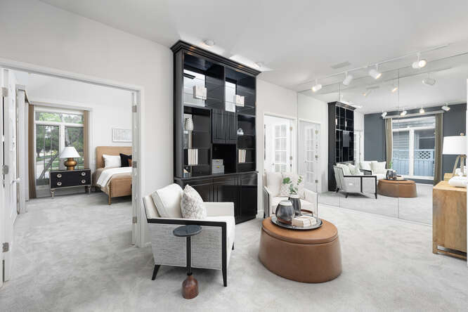 2255 Palmer Circle, Naperville, IL 60564