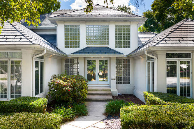 2255 Palmer Circle, Naperville, IL 60564