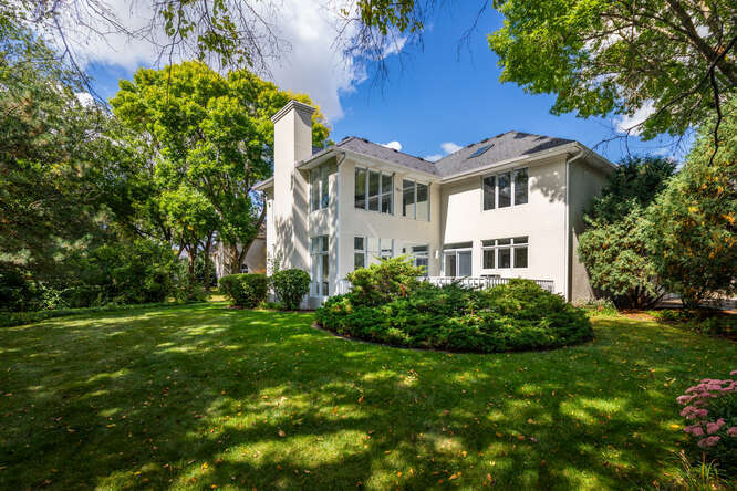 2255 Palmer Circle, Naperville, IL 60564