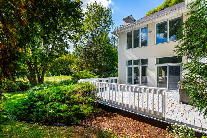 2255 Palmer Circle, Naperville, IL 60564