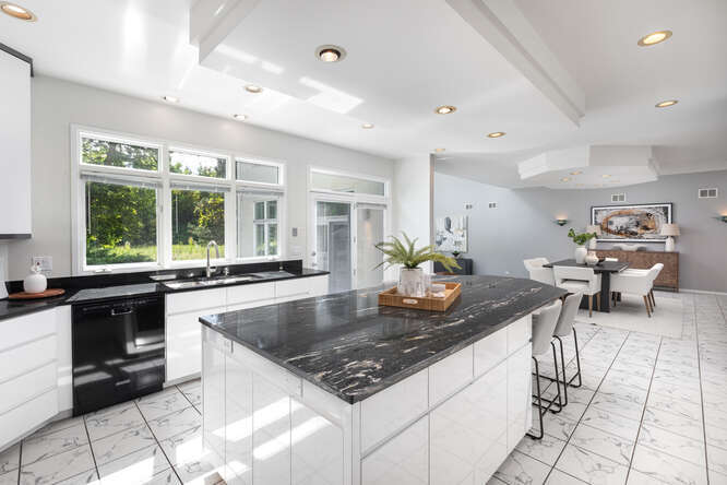 2255 Palmer Circle, Naperville, IL 60564