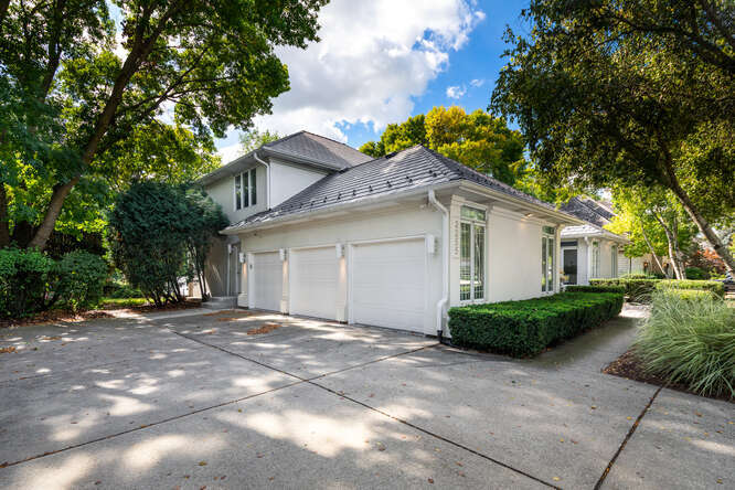 2255 Palmer Circle, Naperville, IL 60564