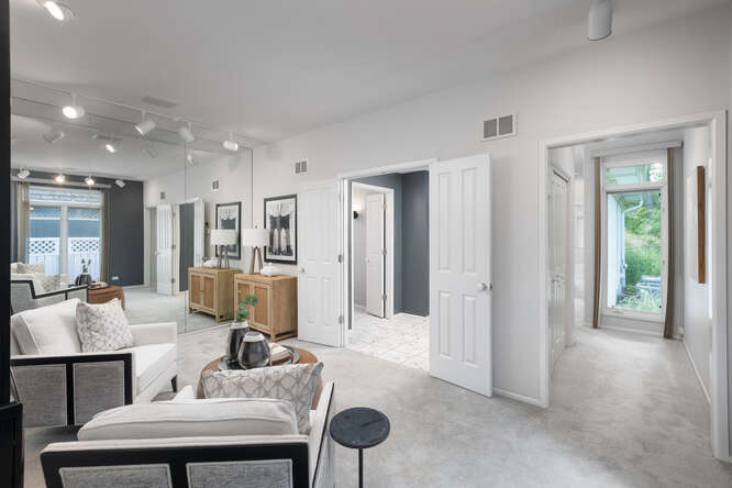 2255 Palmer Circle, Naperville, IL 60564