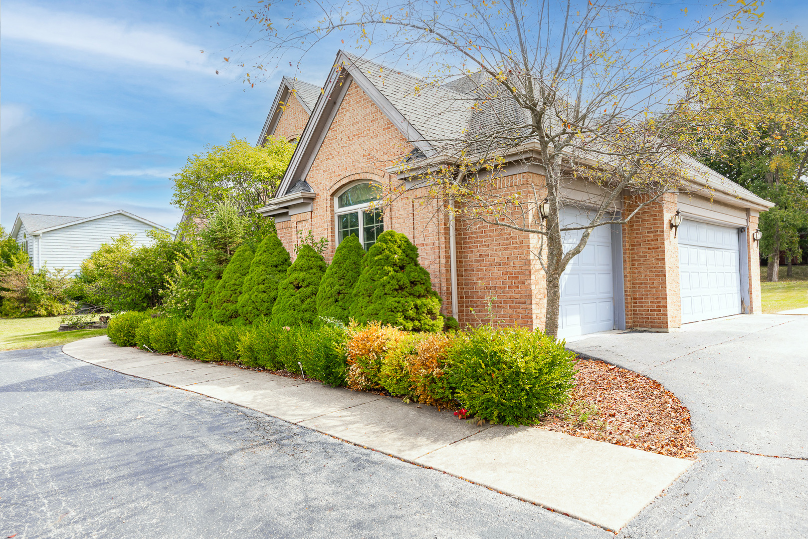 24219 S Lakeside Trail, Crete, IL 60417