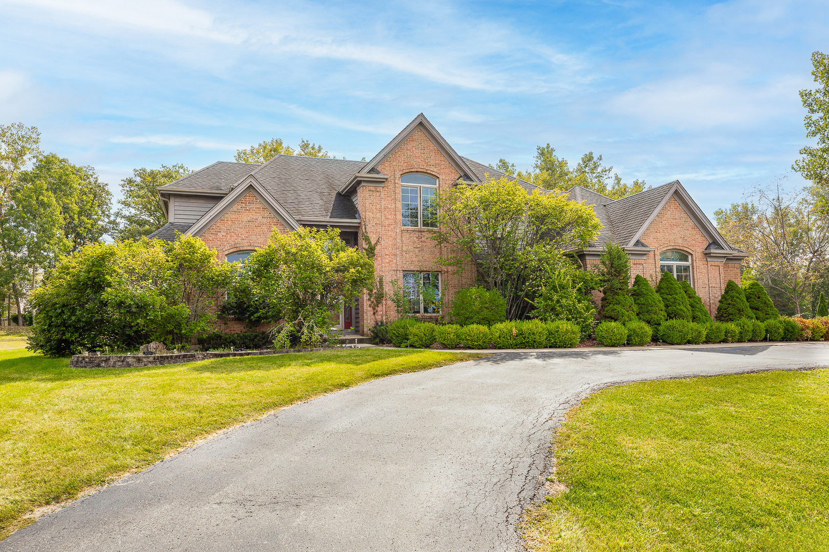 24219 S Lakeside Trail, Crete, IL 60417