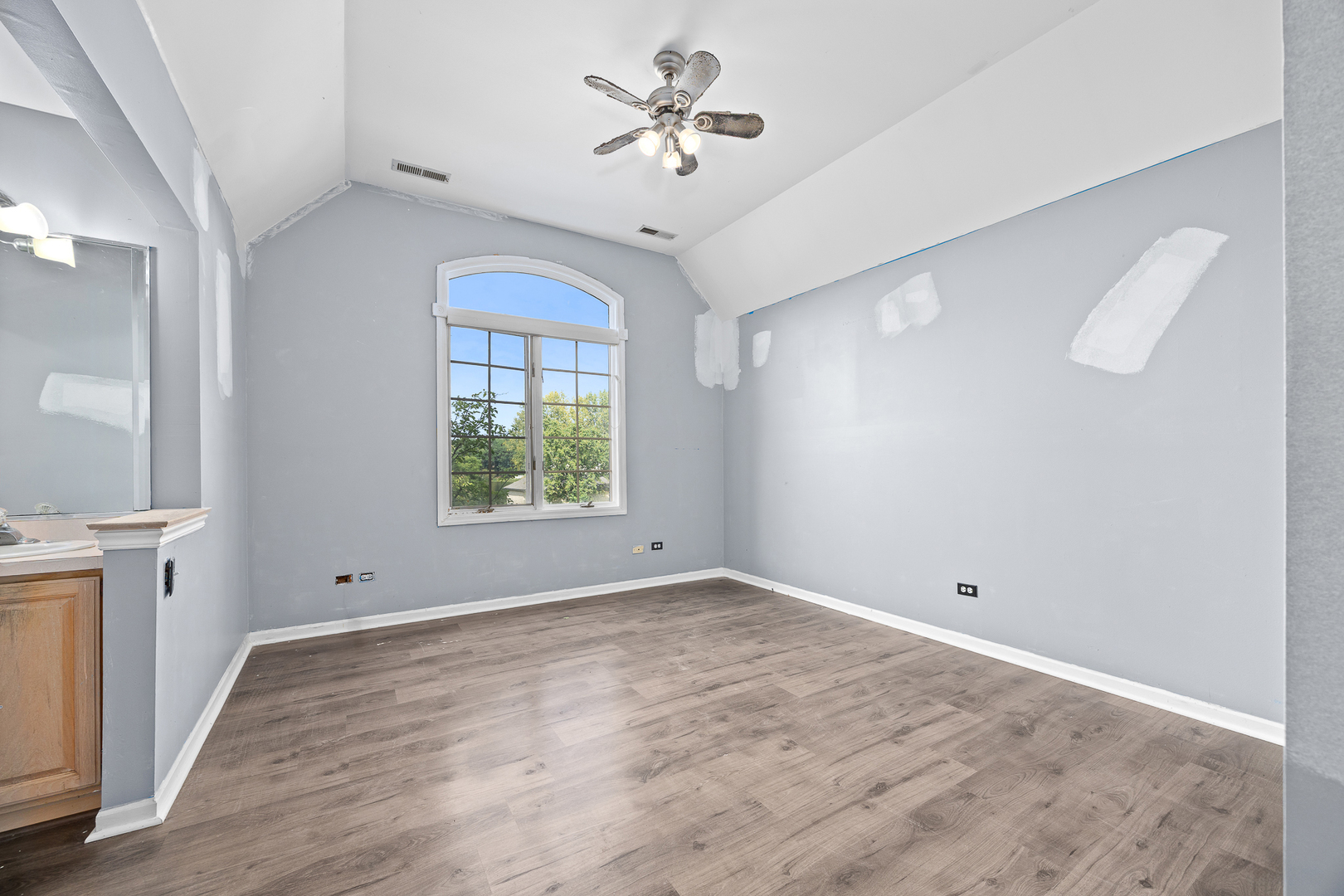 24219 S Lakeside Trail, Crete, IL 60417