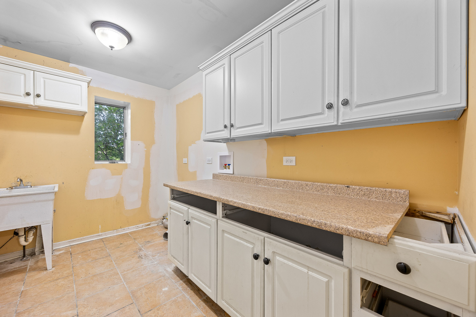 24219 S Lakeside Trail, Crete, IL 60417