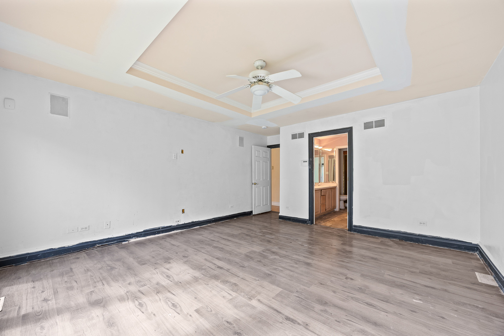 24219 S Lakeside Trail, Crete, IL 60417