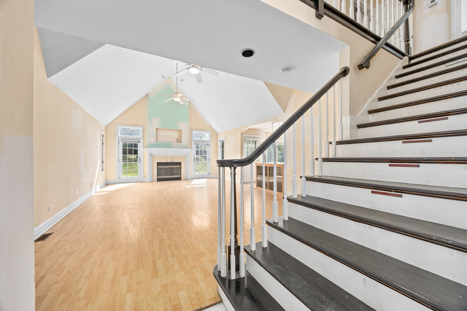 24219 S Lakeside Trail, Crete, IL 60417