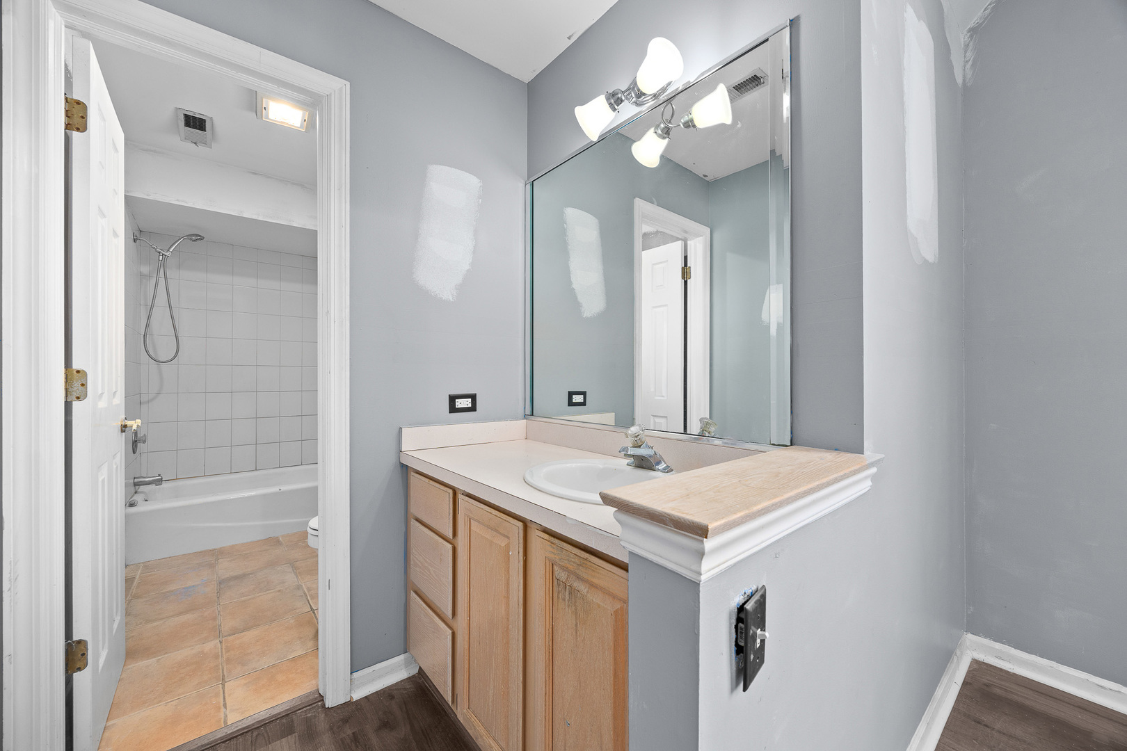 24219 S Lakeside Trail, Crete, IL 60417