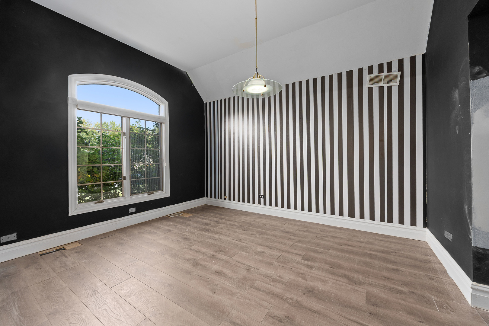 24219 S Lakeside Trail, Crete, IL 60417