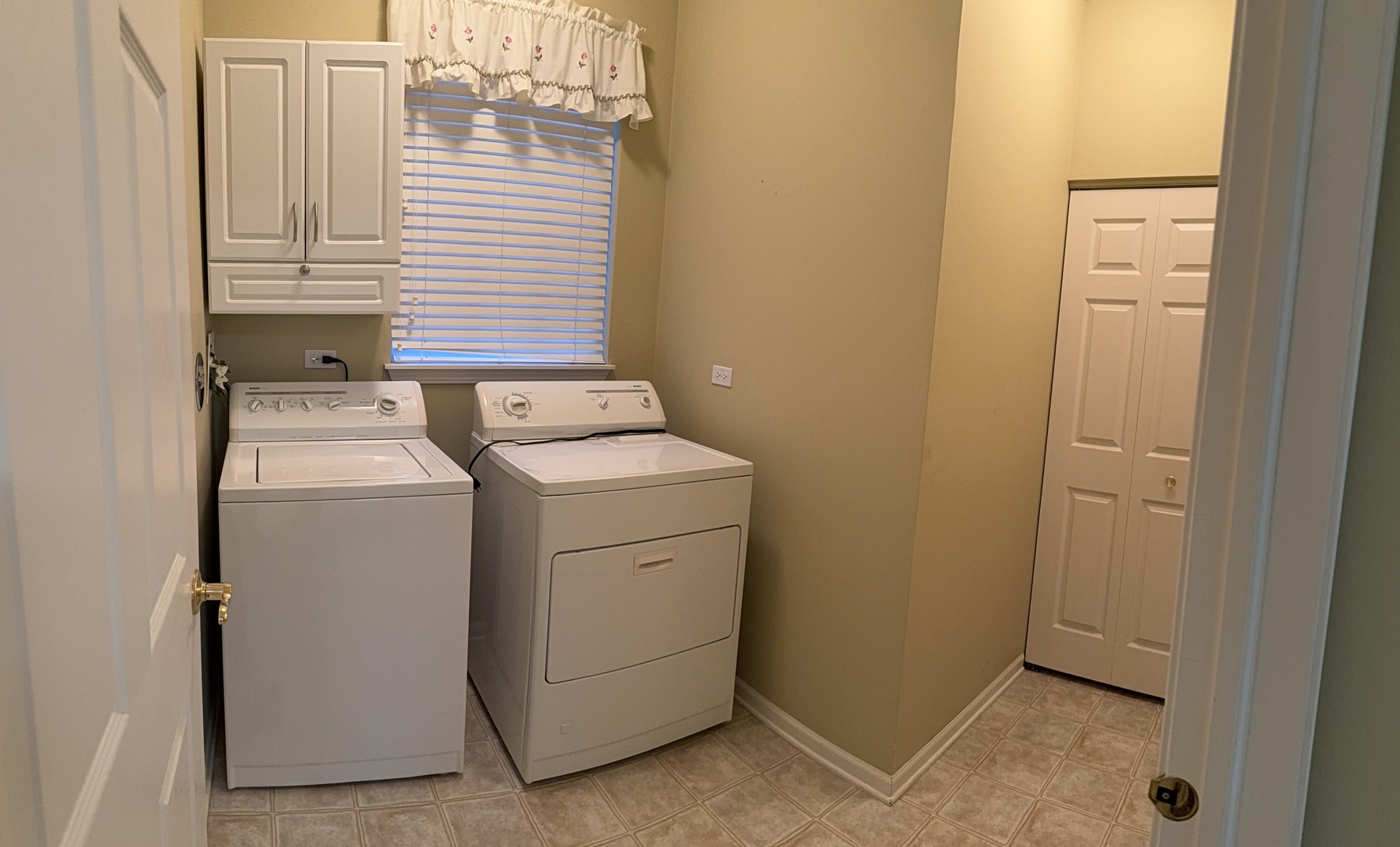 21546 Victory Lake Way, Crest Hill, IL 60403