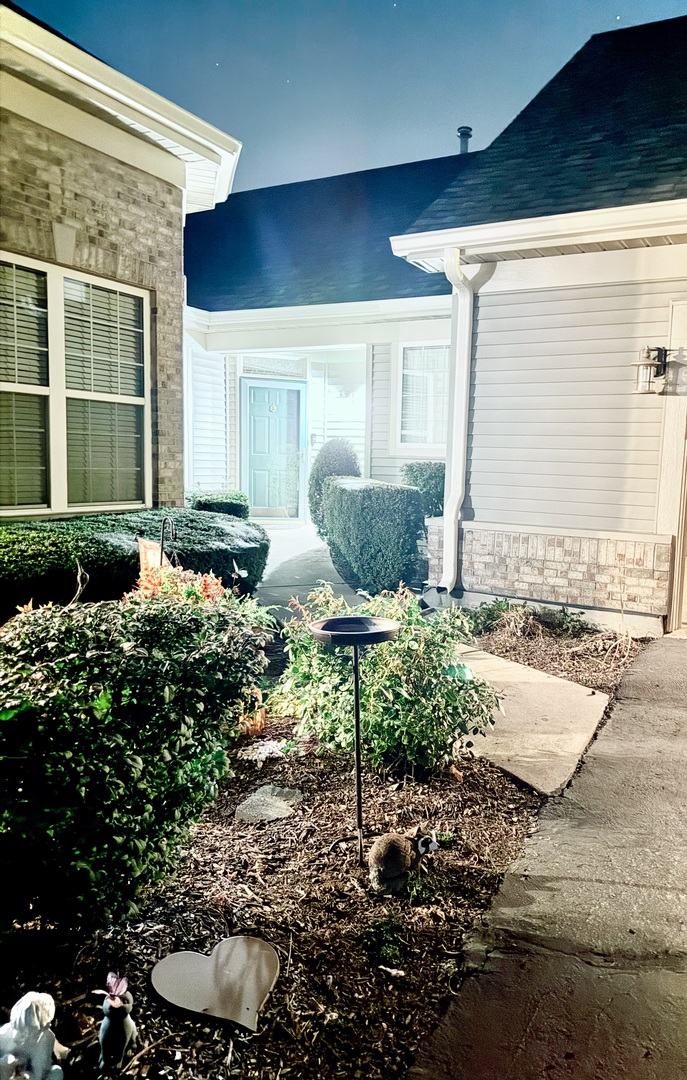 21546 Victory Lake Way, Crest Hill, IL 60403