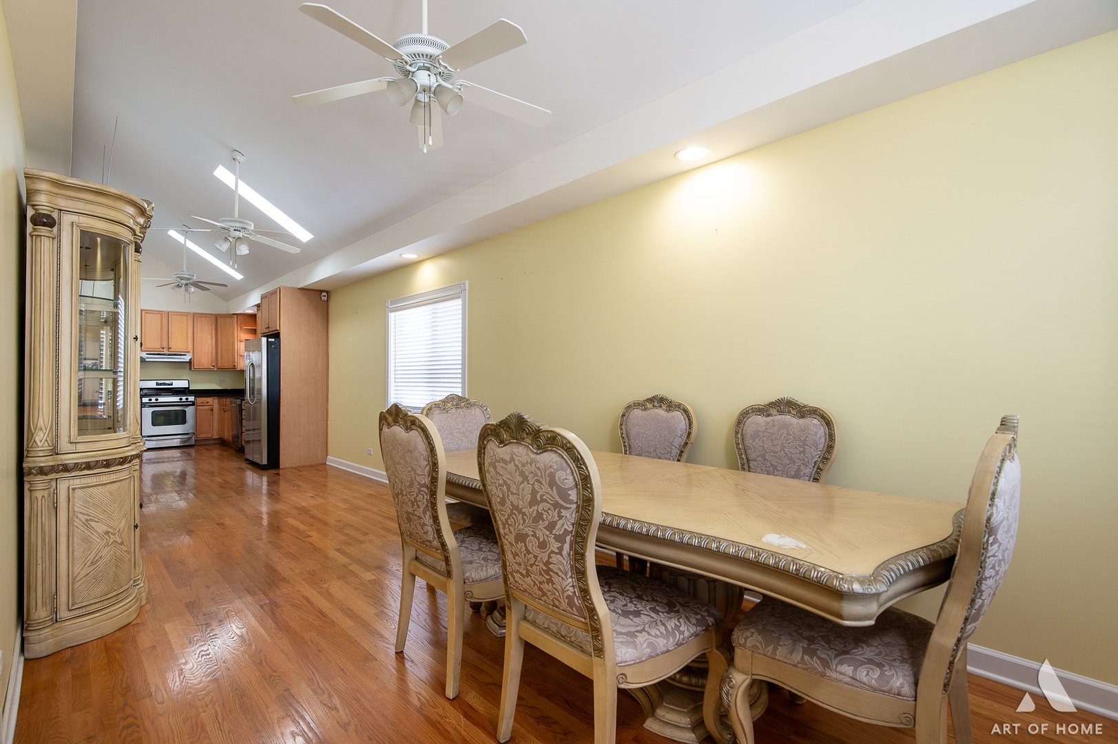 7319 W 58th Place, Summit, IL 60501