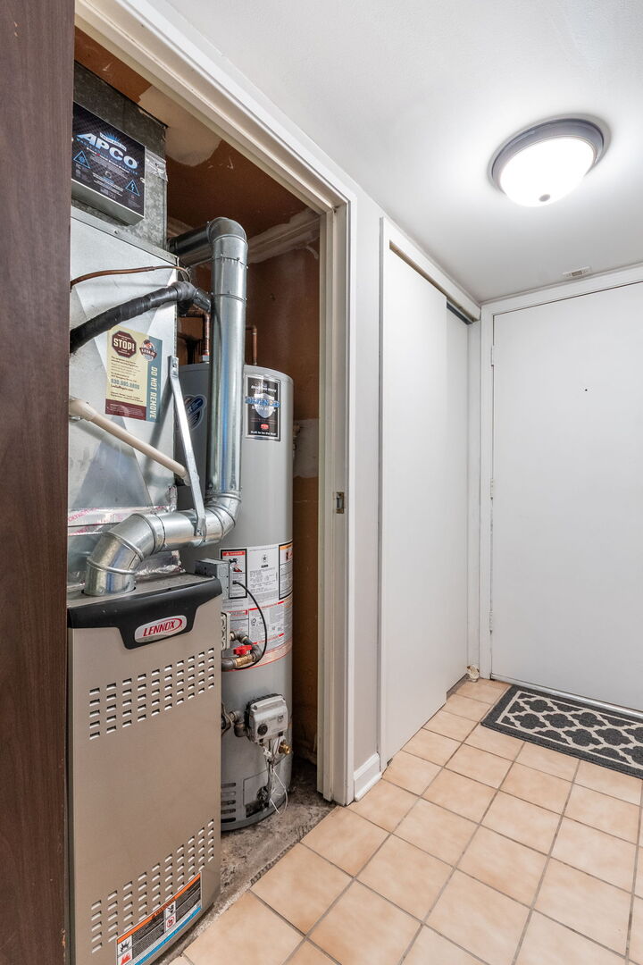 512 Redondo Drive #512, Downers Grove, IL 60516