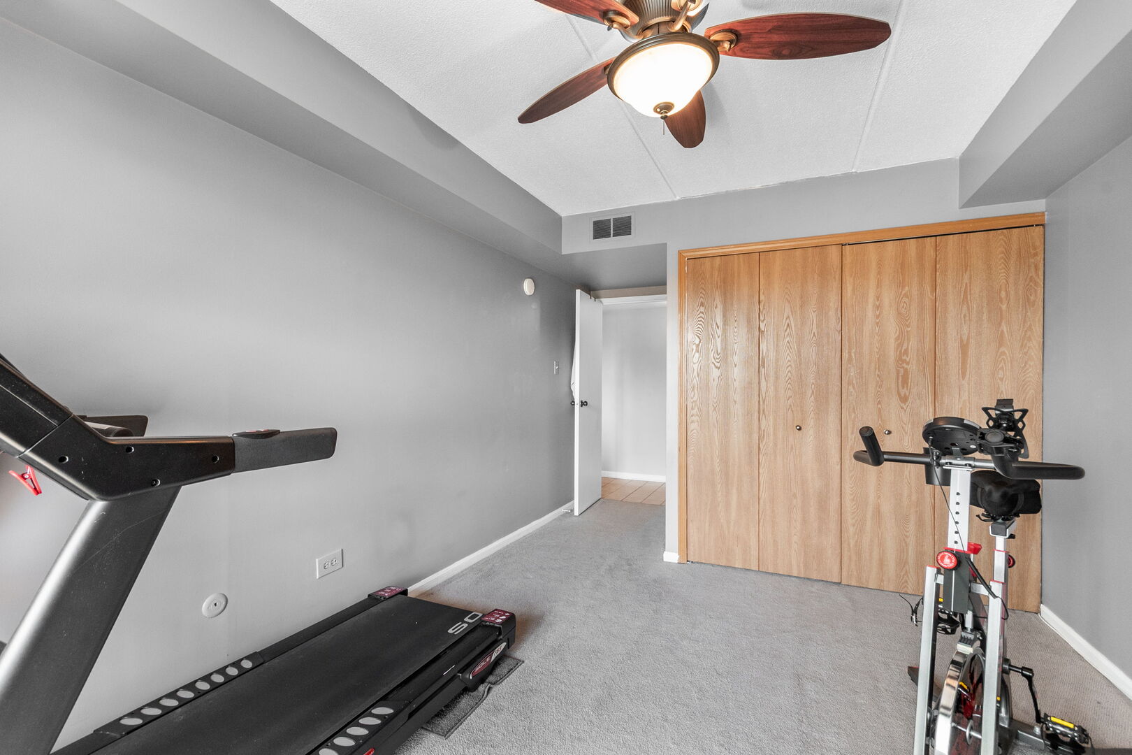 512 Redondo Drive #512, Downers Grove, IL 60516