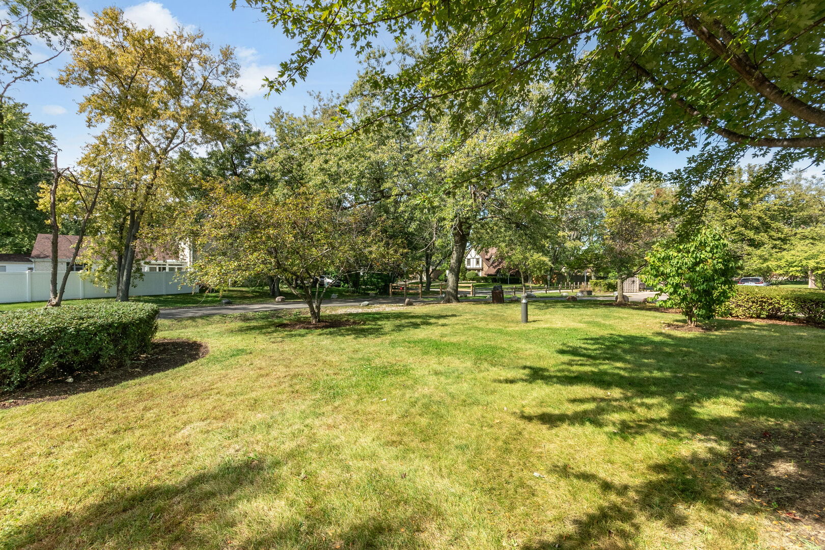 512 Redondo Drive #512, Downers Grove, IL 60516
