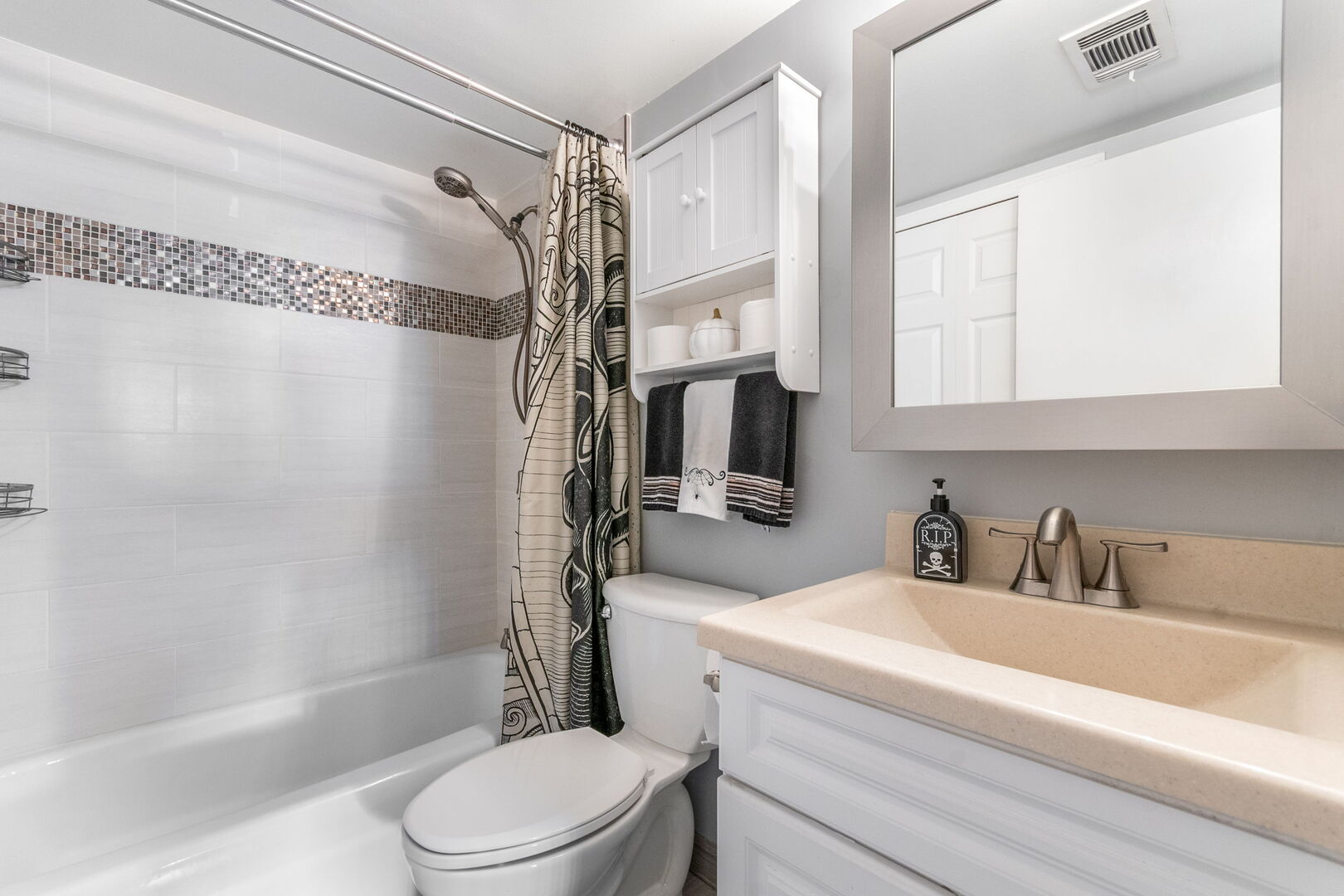 512 Redondo Drive #512, Downers Grove, IL 60516