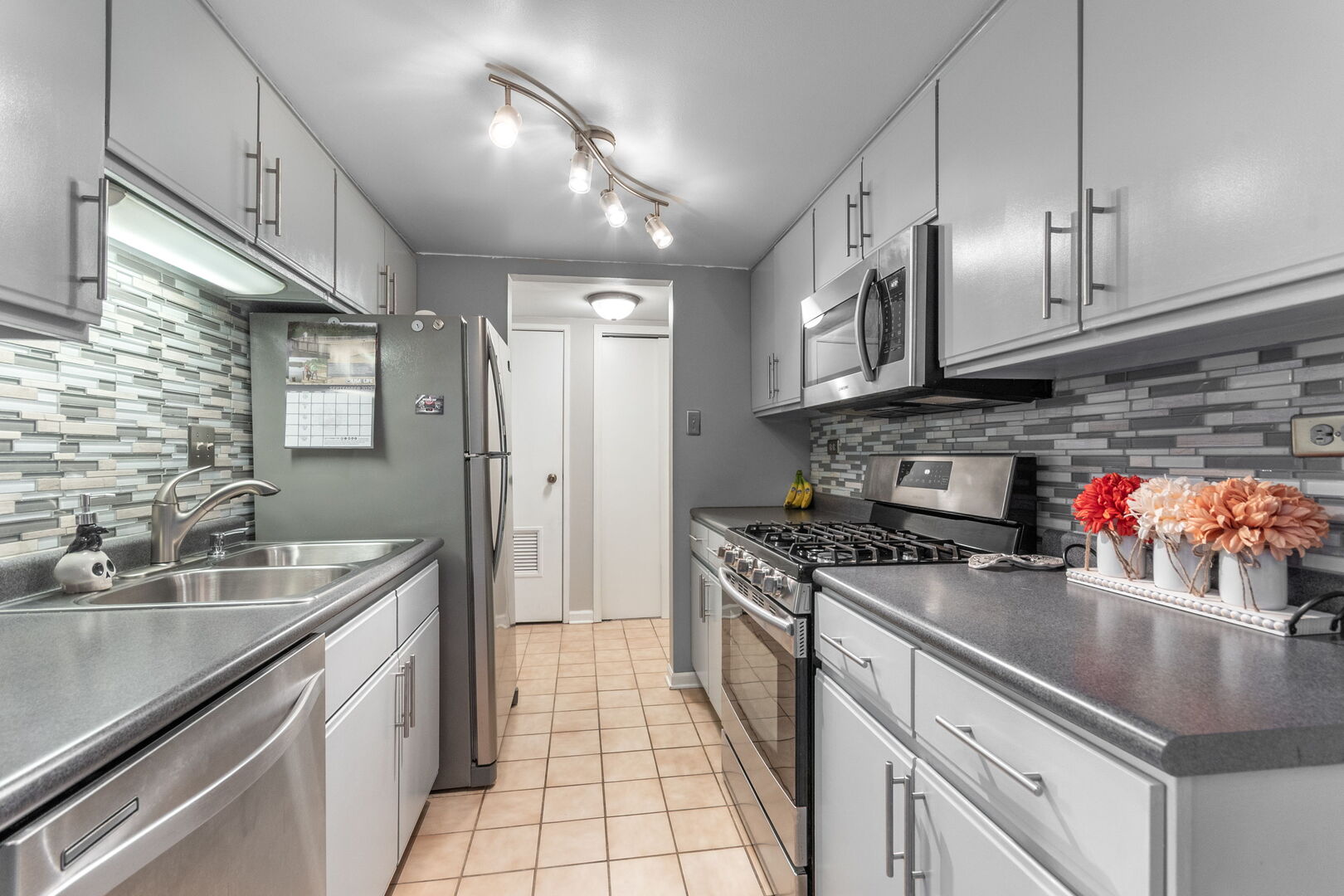 512 Redondo Drive #512, Downers Grove, IL 60516
