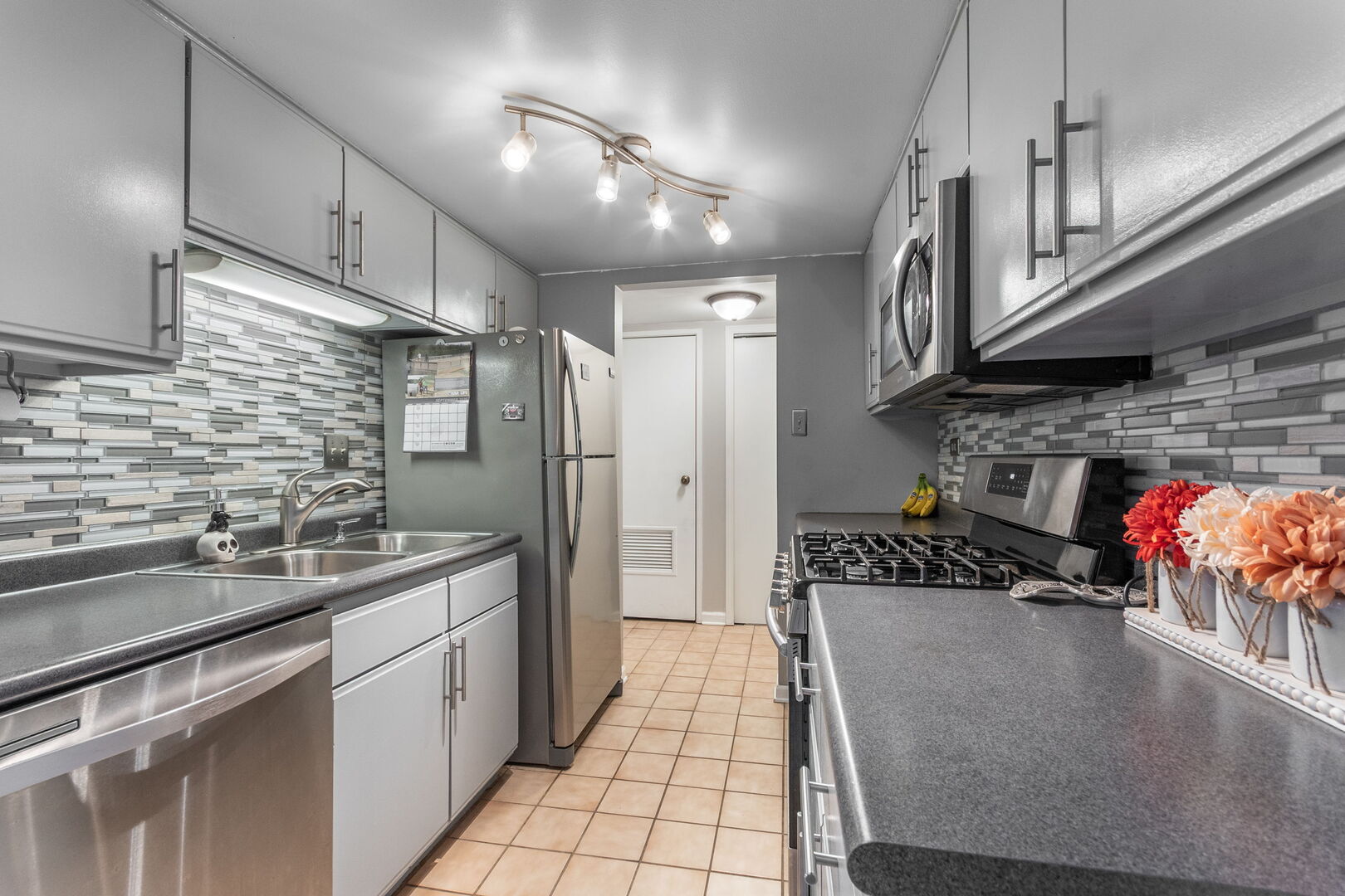 512 Redondo Drive #512, Downers Grove, IL 60516