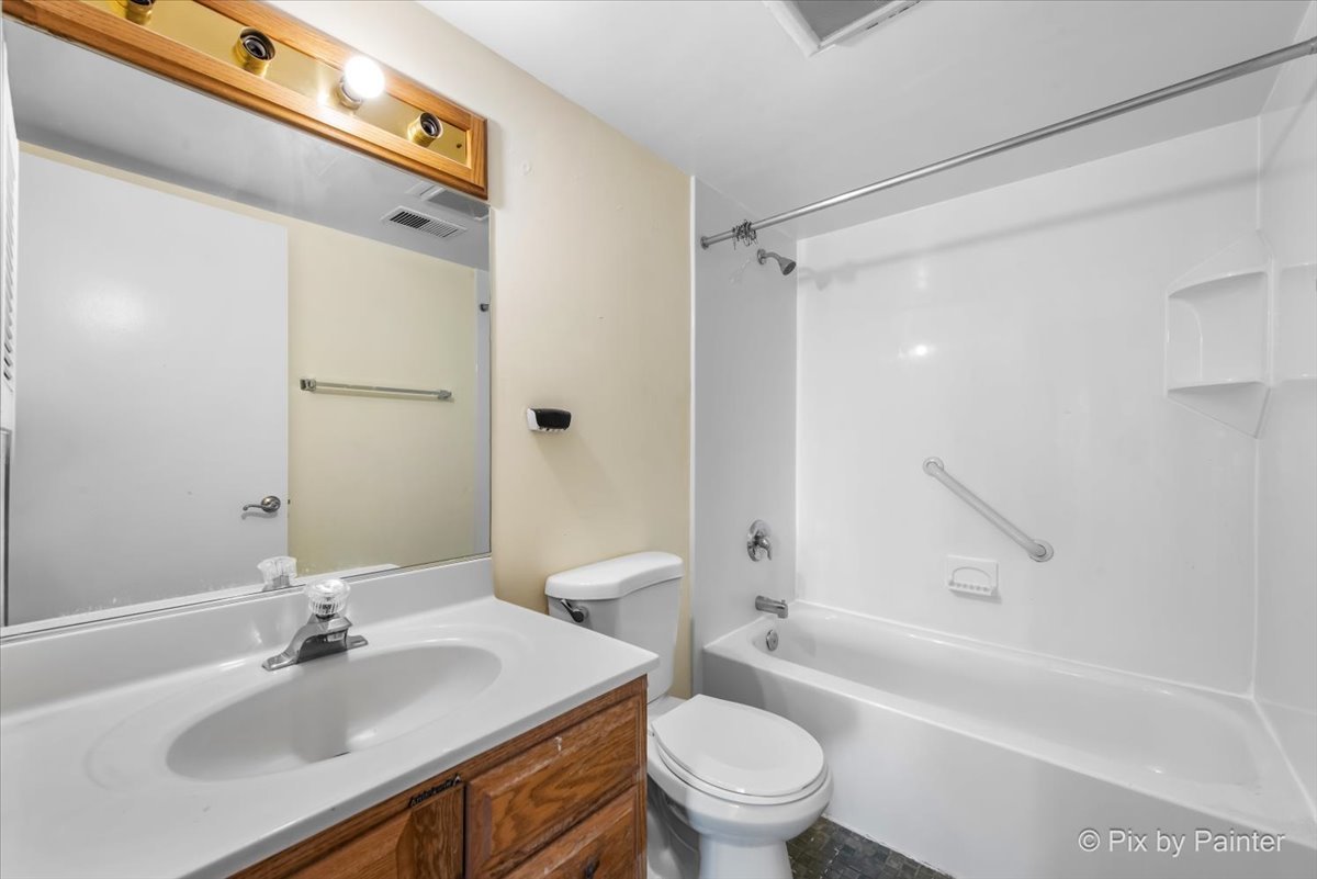 1 RENAISSANCE Place #1017, Palatine, IL 60067