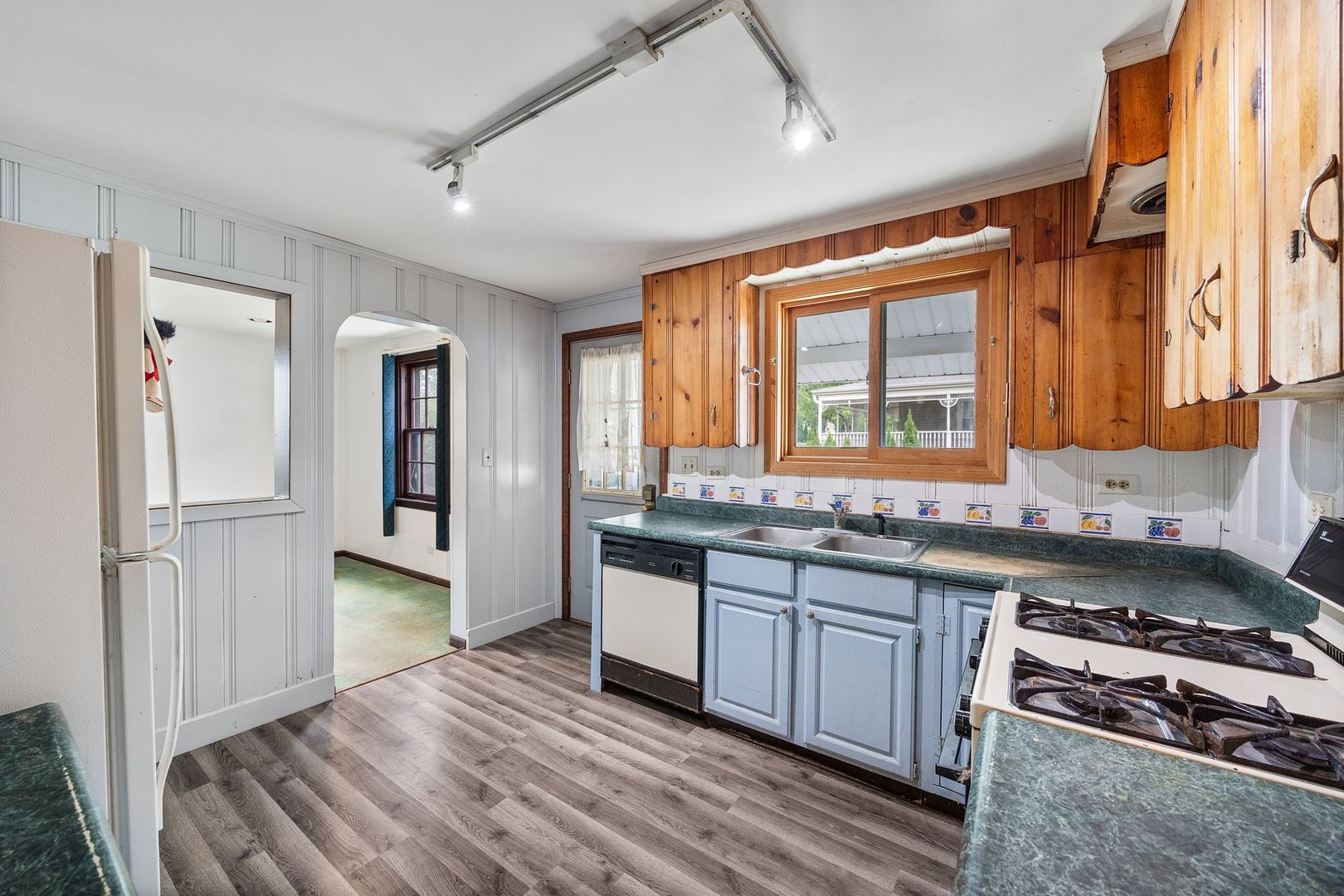 130 E Potter Street, Wood Dale, IL 60191