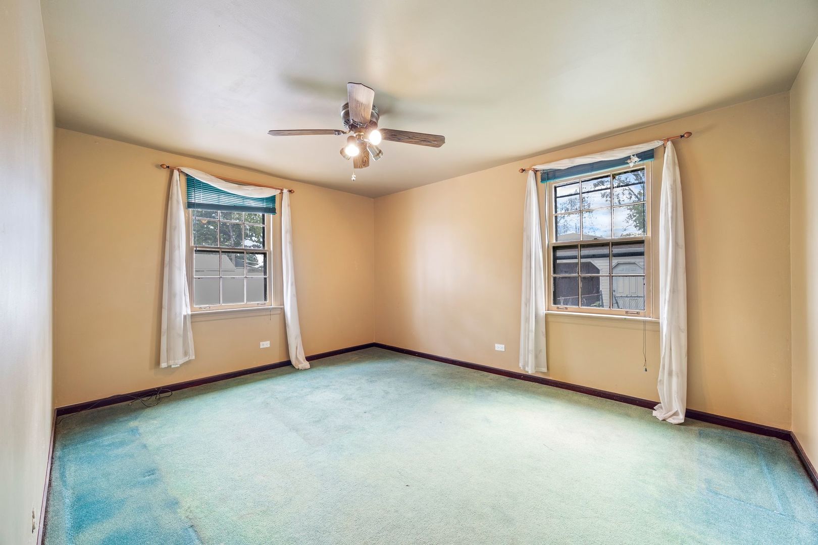 130 E Potter Street, Wood Dale, IL 60191