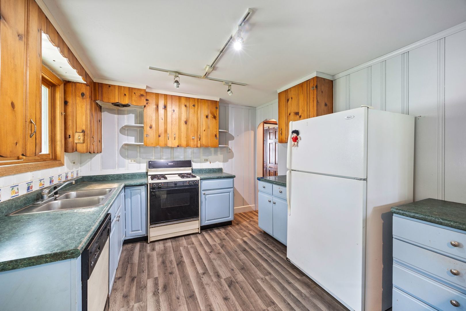 130 E Potter Street, Wood Dale, IL 60191