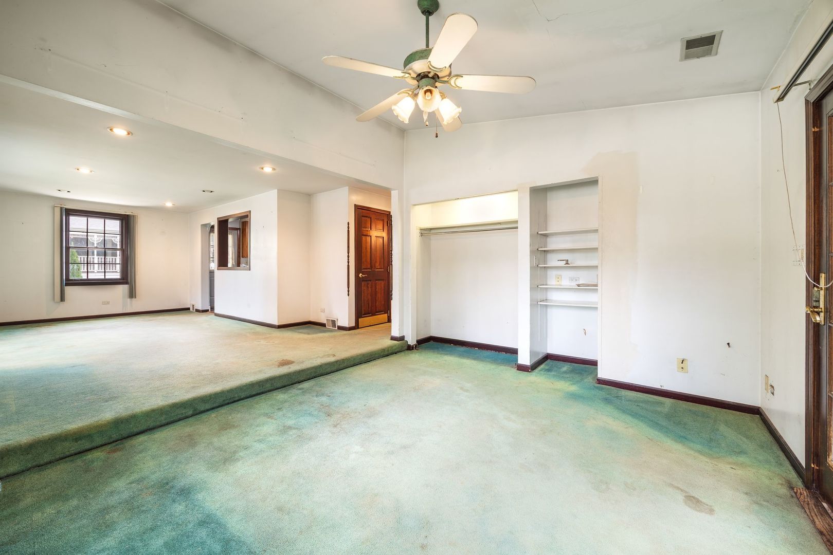130 E Potter Street, Wood Dale, IL 60191