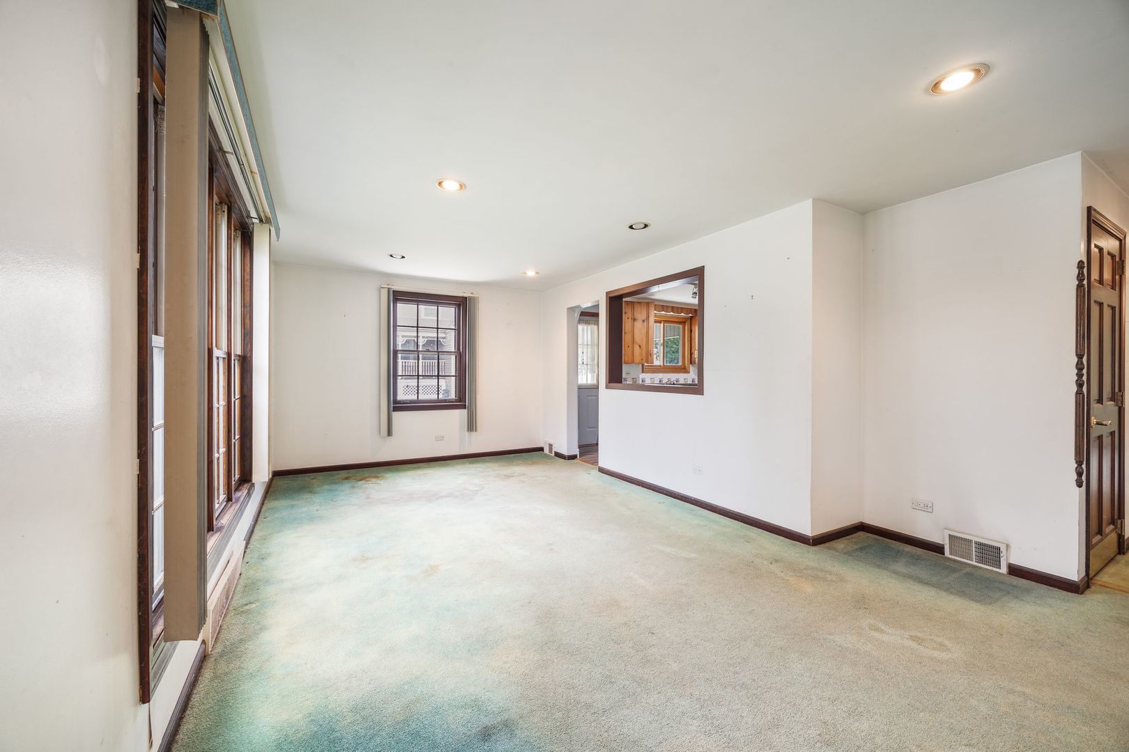 130 E Potter Street, Wood Dale, IL 60191
